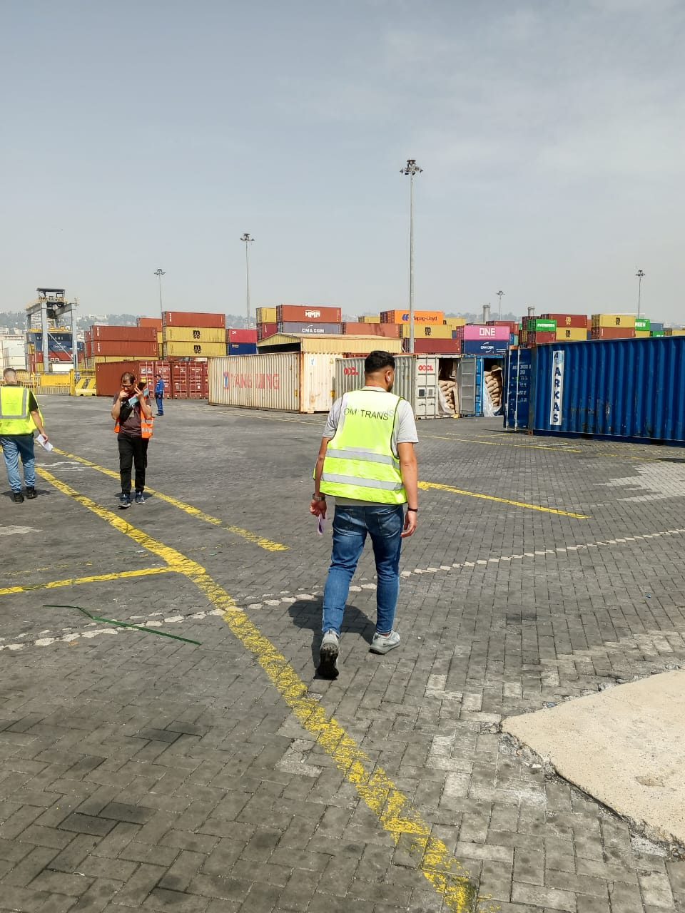 Opérations OM TRANS au terminal à conteneurs